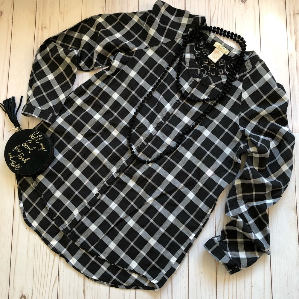 LOVE ON TAP Plaid & Black Lace Top